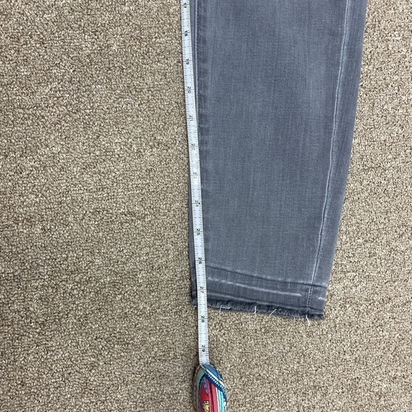 Two By Vince Camuto: Women's Gray Jeans Raw Hem, Size 30 - Picture 11 of 11